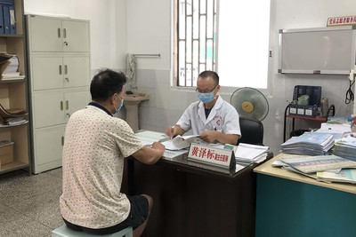 湘橋區(qū)“最美醫(yī)生”黃澤標(biāo) 扎根慢性病防治一線的健康守護(hù)者